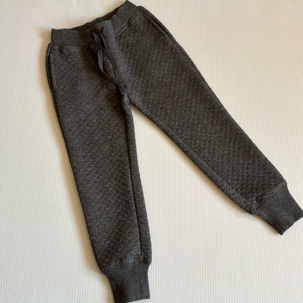 Gap kids gray quilted joggers. Girls size XS
